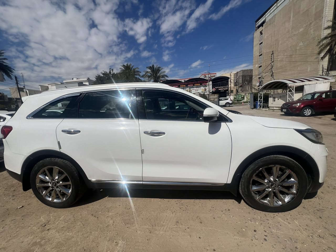 كيا سورنتو 2016 للبيع

السعر / 200 وبيها مجال

الضرر / بعض البوارد + صبغ باب وجاملغ امامي ( جهة الصدر ) 
موضح كلشي بالسونار

- الكير مفتوح 

المواصفات /
-محرك ٦ سلندر ٣٥٠٠
- ٧ راكب
- بانوراما 
- زراك لايت 
 - ٣ قطع تبريد 
- كشنات جلد + كشنات تدفئة تبريد + كشنات الامامية كهرباء 
- بردات خلفية 
وباقي المواصفات المعروفة للسيارة

مكان السيارة / بغداد - حي الاعلام

للاستفسار / *********** 

ملاحظة / السيارة يرادلها بوليش وحمام داخلي فقط
