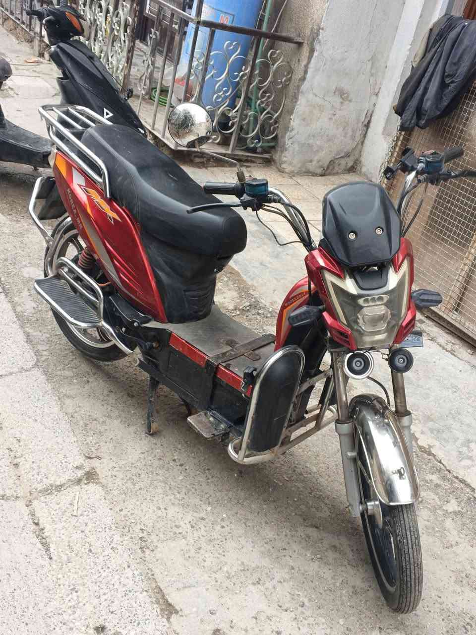 دراجه شحن هارلي موديل 2024
دراجه شحن هارلي موديل 2024 النظافة 75%
اتمشيك من 40 إلى 45 كيلو
بصمه وسويج
 بك رجوع الخلف
بريكات امامي خلفي هايدروليم فقط امامي ضعيف البريك
 بريك خلفي قوي
 تايرات جدد
خير من الله كهربائيات كاملة لايت عالي ناصي اشاير سبع الوان
ملفها 3500
بطاريات 5  الكبار 32 امبير
السعر 350 وبيها مجال
مكاني بغداد العلاوي
***********
