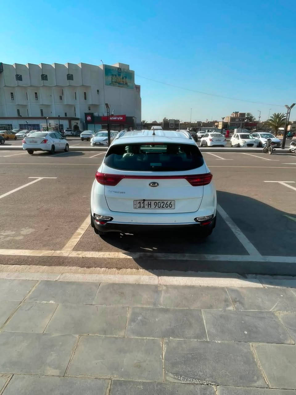 كيا سبورتج موديل ٢٠ خليجي بسمي كفاله عامه سياره كلها ع وضع الشركه ماشيه ٦٨ مكينه كير كله ع وضع الشركه سعرها ١٨٥ بسمي. 
***********
