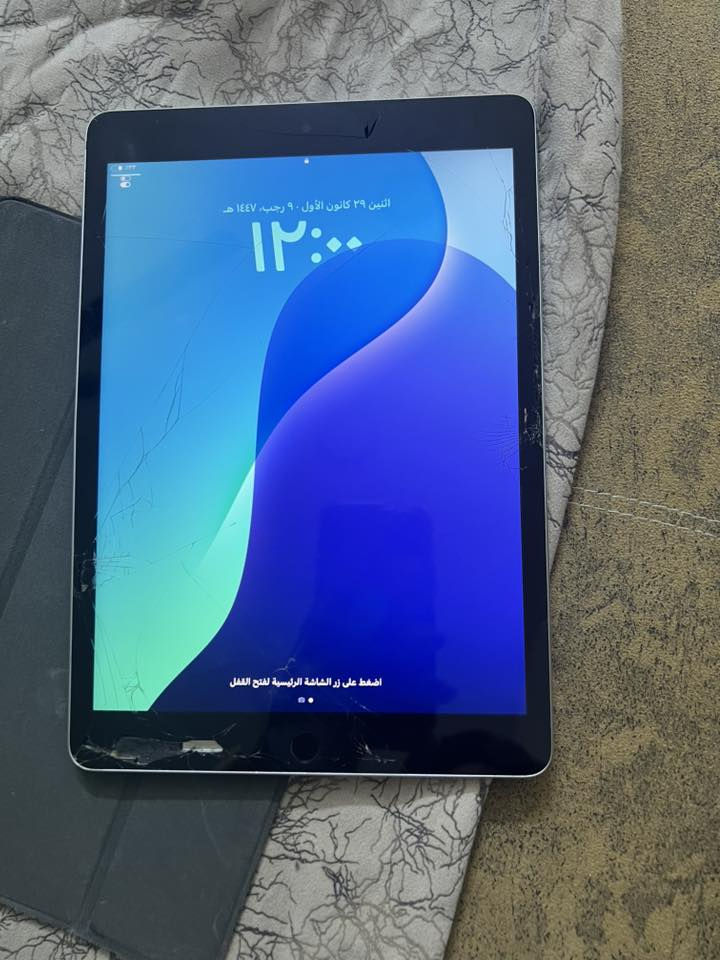 ايباد 9 
64 
فطر بلگلاس 
شغال مابي اي خلل ولا ماثر ع لمس 
140 الف 
***********
