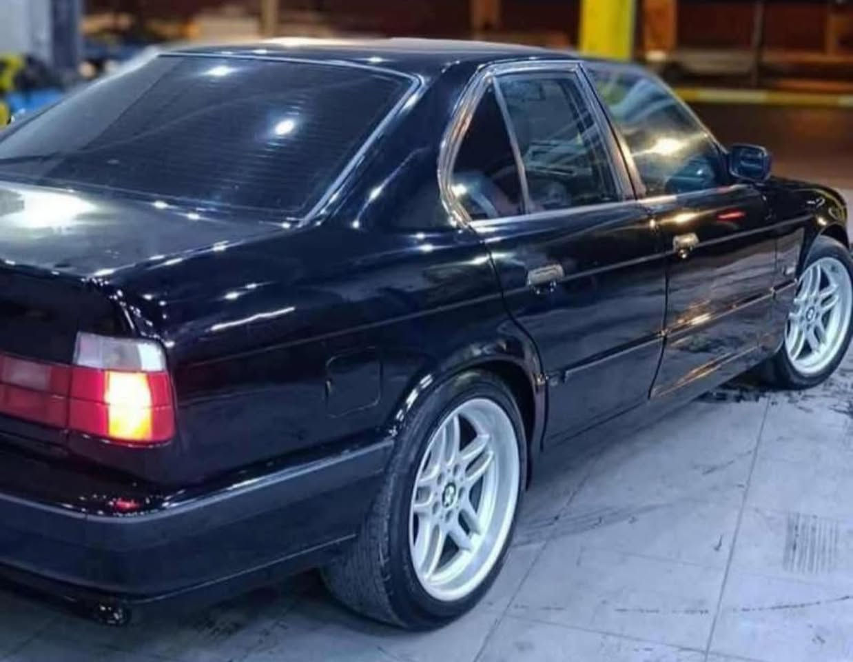 ئۆتۆمبێل: BMW 525i

مۆدێل 1992 
بیلاد گێر عادی ,بیلاد 525
تەبرید سارد و گەرم ئیش ئەکا 

ســــعر $ یەک کۆمێنـت بکە راســـتەوخۆ بــۆ دێـــت🟢

شوخت بە قەلبی وەنییە 
ناو فۆرمیکا +ABS بلوتوز ،Aux ،  دوجام کارەبا auto
دەبڵ چەکمەجە ، گێچ ئێم ، ئاوێنە کارەبا, قفل مرکزی
لایت سپی + زینۆن +پێش گەورە ،بەرگی سەقفی نوێ
مەکینەی بوخاریشی نییە، پێشی کامل قایم کراوەتەوە+ناو غورفەی لۆک گوشن جلد بۆ بەستراوە بەرگی دەرگاکانی لۆکە+لایت فانۆس کامل سێرڤس کراوە 
چوار ویلی بیلادی 18M دووسایز +پاتری +رونی گێرو + تاخم تایەی تازە بۆ بەستراوە +لیدی ژێرەوەی بۆ بەستراوە  ڕۆنیی ئەکسلو مەکینە نوێ رەقەم و سەنەوی و هەزەی مانگێکە نوێکراوەتەوە ، عام کراوەتەوە بۆ جوانی 
پێشو پشتی کەپسە ،کارەبای و  گێرو مەکینە بەناو کردن ، بەشەرت غەرامەی لەسەر نییە دەعم یەک چاملغی پێشەوە لای سەکن هەیتی زۆر خەفیفە
کامل تەفاسیل نوسرایە ،

ژمارەی خاوەن سەیارە👈: ***********
