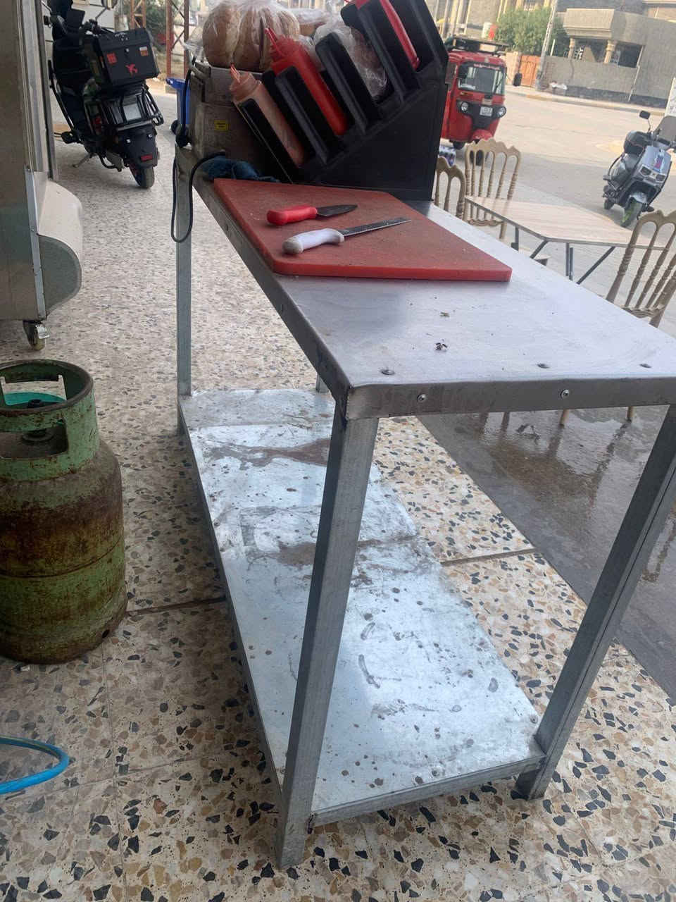 غراض مطعم لبيع كلش نظيفات عنوان بغداد البياع الشرطة الخامسة
***********
