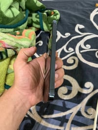 جهاز 12برو ماكس ذاكره 256مبدل بطاريه فقط والبصمه الوجه بيها مشكله  نضي...