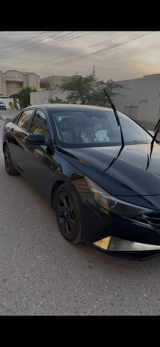السلام عليكم
الانتره موديل 2021 وارد فول مواصفات للأخير ضرر امريكا فقط صبغ كلير باب وجاملغ صفحة العبري بدون ضربه فقط كلير وبيها ضربه صارت بالعراق خلفيه تعديل بارد  بالصندوق وصبغ جزء قليل من جاملغ الخلفي 
السعر 118 وبيها مجال قليل مكاني بصرة 
متوفر فقط اتصال واتساب 
***********
