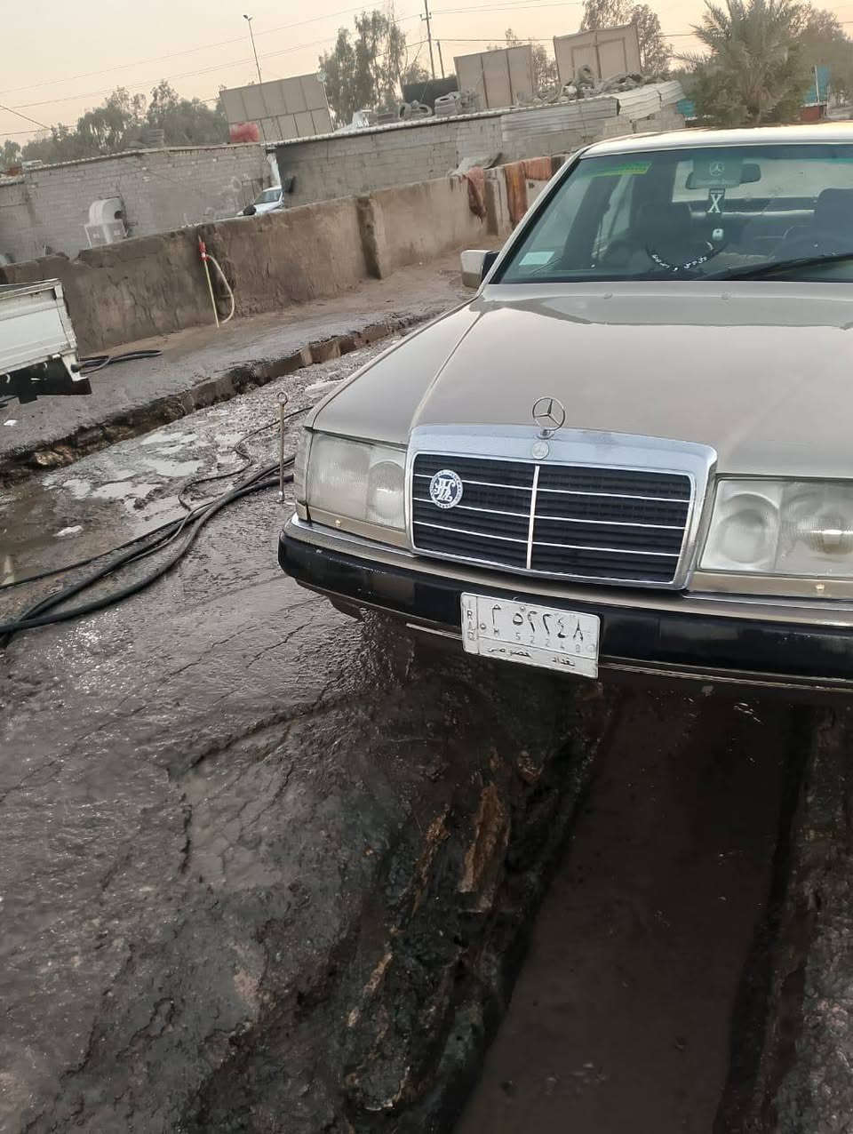 مارسدس دب موديل ١٩٨٦مكينه بطه ٢٥٠٠جديده صبغ عام للجماليه بدون ضربه حداديه جديده تخم تاير جديد غرفه جديده سياره تعمير جديد رقم بغداد مشروع وطني مداور ثاني يوم السعر ٤٩بيها مجال 
***********اتصال فقط 
مكان نجف
