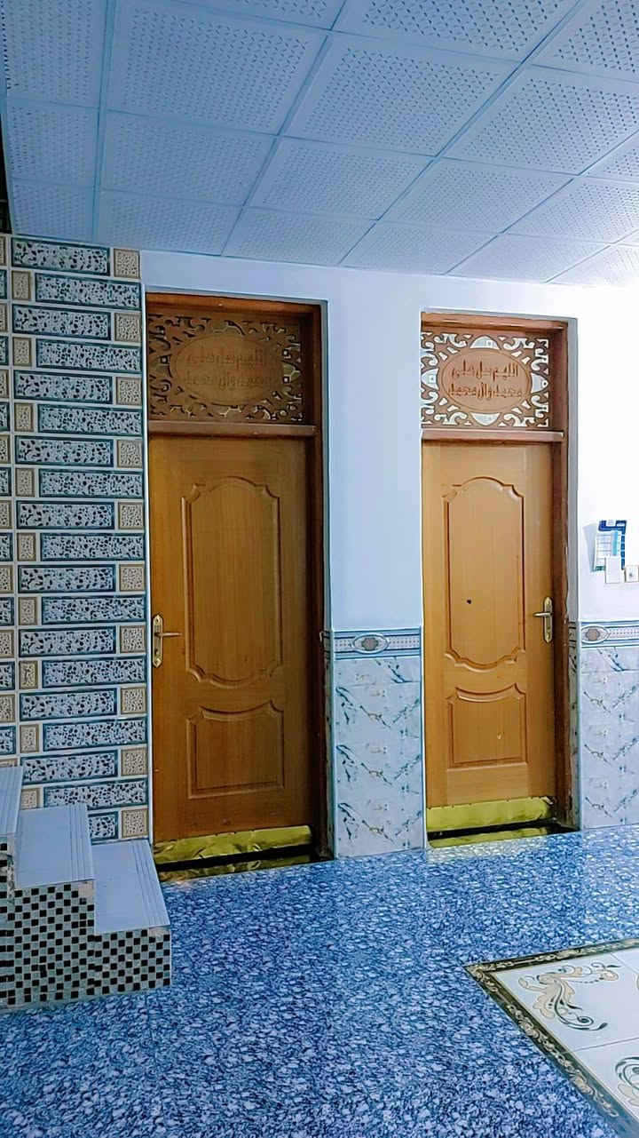 150متر للبيع في حي الصدرين فرع المولده بناء حديث غرفتين نوم وكليدور واستقبال ومطبخ وصحيات داخليه وخارجيه السعر ب70وبي مجال للشراي للاستفسار ***********
