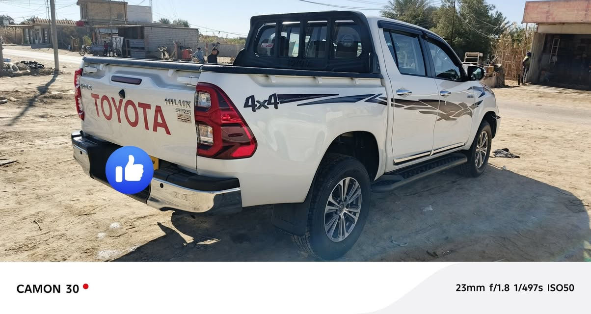 السلام عليكم
تيوتا هايلوكس 2022 سعودي وتماتيك رقم اربيل سنويه مساقطه
مكفوله عد بارد  السعر 310 وبيه مجال 
***********
***********
