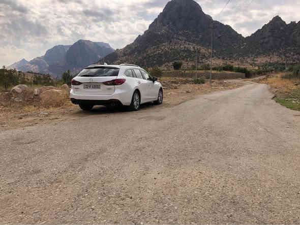 سلام عليكم 
للبيع 
مازدا زوم 6 موديل 2015 رقم اربيل باسمي خليجي محرك 2000 ستيشن لون ابيض بيه صبغ باب اليمين اثر شخط والصورة قبل الصبغ موجودة وبيه تعديل بارد باب خلف السائق تحكم ستيرن جهتين وشاشة وبصمة مسويله ادامة كاملة منظومة البانزين وتحديث العقول سنوية حديثة 
السيارة بدون اي نقص محرك كير تبريد كله مكفول 
السعر 128
موقع السيارة بغداد الغزالية
للتواصل ***********
مهندس مصطفى بغداد
