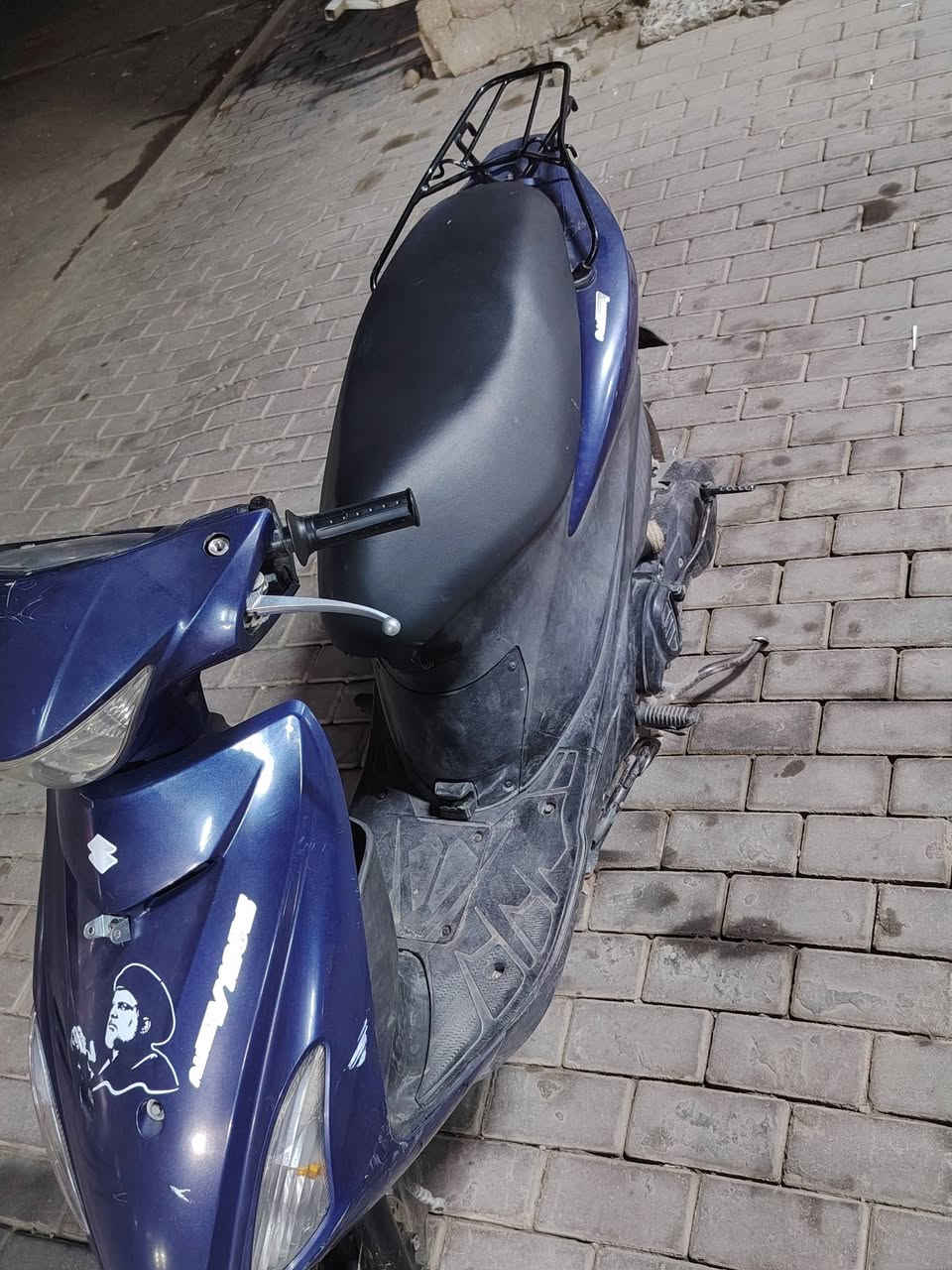 سلام عليكم دراجه لبيع ادرس ياباني سلف هندر شغال سعرها 350 شراي *********** مكان بغداد الحسينيه
