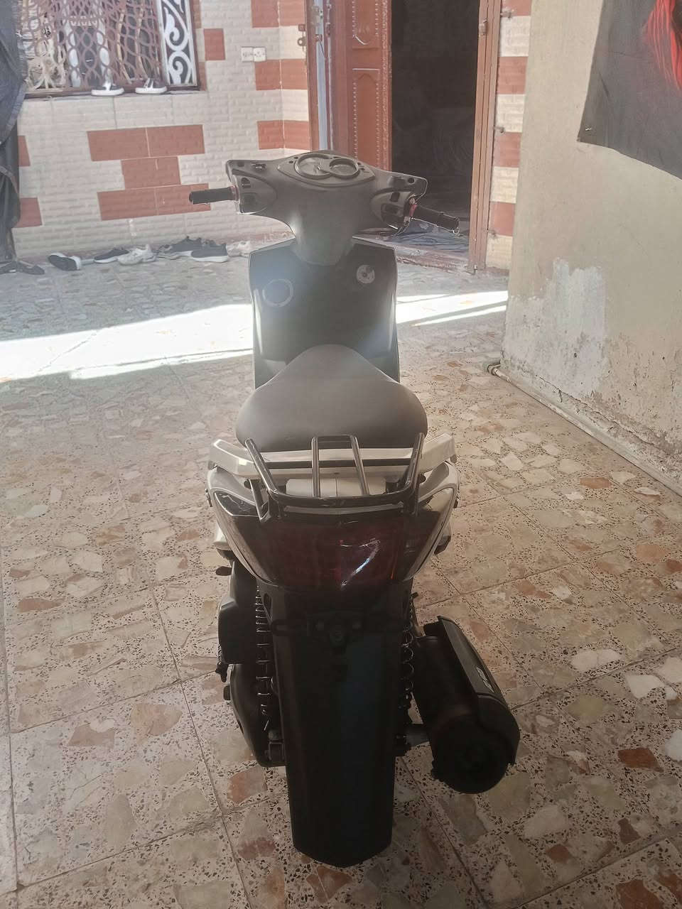 دراجة سكنس فحل جديدة
سرعة 140 خطين نوزل اسلف بلادي 
هندر بلادي عداد كتروني شغال 
كفرات اصلية ومختمه وراقها ابسمي 
دراجة جديدة امان الله سعره (950 ) الف ومابيها مجال 
شراي يتصل ***********
