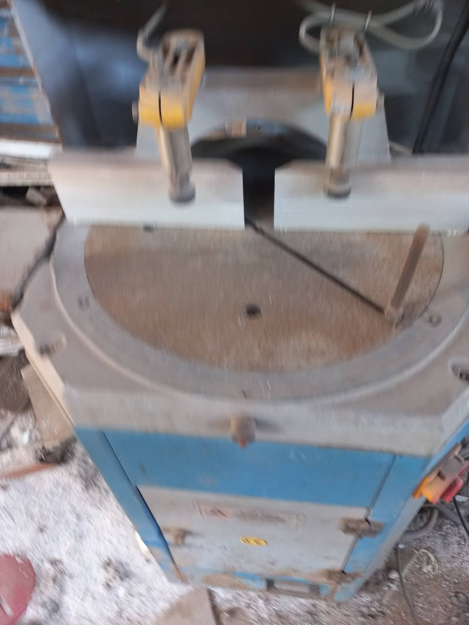 معمل pvc للبيع ثري فيز  خمس قطع كله شغال النجف الاشرف حي الحرفيين ***********
