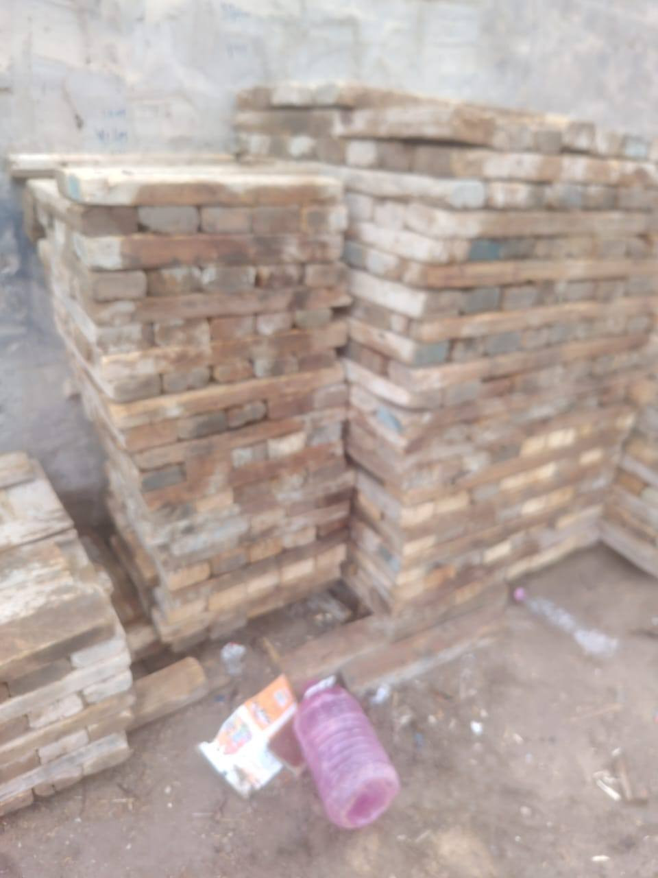 السلام عليكم خشب للبيع مقاصير سير من 70سنتيم لحد ***********المترين كربلاء امن الداخلي مكلف بنشر
