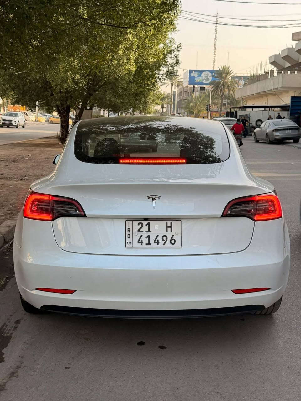 سلام عليكم
تيسلا موديل 3.. 2023 تك ماطور
اونلاين مربوطه على تلفون
ماشيه (22) الف مايل جديدة بعدها
حادثها بابتين تبديل اصلية وصبغ بس جاملغ ( يعني قطعه وحده صبغ)
ايرباك بس برده
سياره جاهزه ولا مسج ولا تحذير 
رقم سليمانية بأسمي
سعرها (168) وبيها مجال بسيط
***********
(بدون مراوس) فقط بيع
