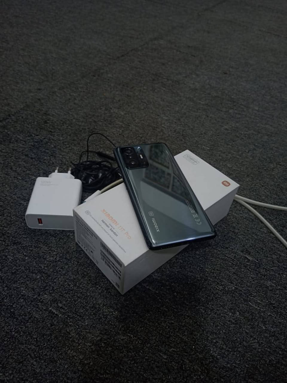السلام عليڪم
شاومي 11 T pro  كامل ملحقاته الاصلية مع سماعات akg هدية 
 ذاكرة 256 معالج سناب دراكون 888 شحن سريع 120W
نضافة الجهاز 100/100 
السعر 275 شكد بي مجال وشكد نهايتة 250 قفل من الاخير 
مكاني بغداد المشتل هـ / ***********
