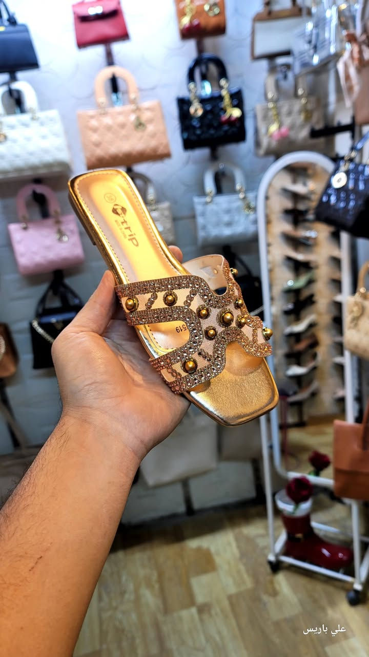 #جديد_علي_باريس✔️
شحاطة فلات نسائي كوالتي عالي  ...شي راقي...
#قياسات_كاملة_٣٧_٤١
#العنوان_السوق_الكبير_مقابل_ازياء_الحاج_ممي_مقابل_ابودعاء_للفرفوري


**إذا كنت صاحب هذا الإعلان وتريد حذفه لأي سبب، رجاءا أرسل رسالة إلى الدعم الفني**