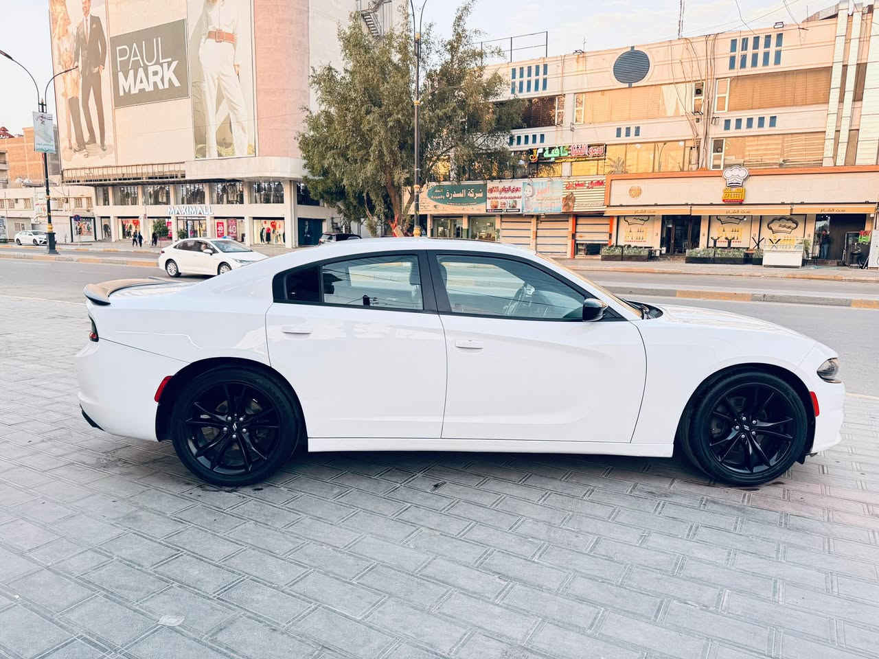 السلام عليكم
دوج جارجر 2018  خليجي رقم بغداد خصوصي  مميز 
ماشيه 115000
السعر. 24000$

المواصفات
سلايت
كشنات جلد + تدفئه 
بصمه
شاشه
كامره دوراه
لايتات LED زرع 

* صبغ داعميه خلفيه + ربع الاماميه

السياره بيها تخم تاير جديد وكولشي مناقصها

‭0772 227 7993
***********
