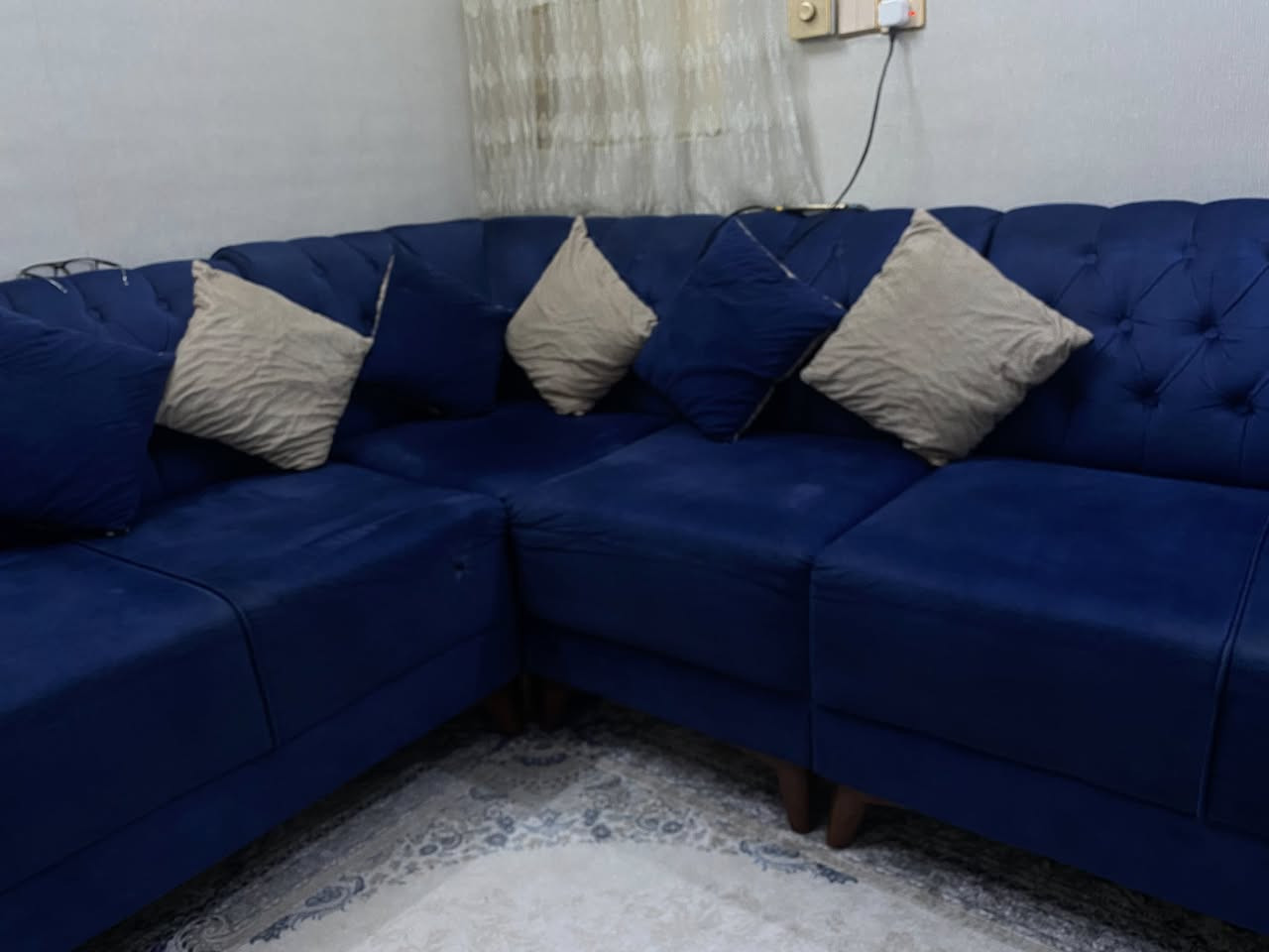 ديوان ١٠ مقاعد نظيف مابي اي ضرر بس عيب واحد ومنزله صورتة وهو ممبين اصلا 
مكاني بغداد الغزالية


**إذا كنت صاحب هذا الإعلان وتريد حذفه لأي سبب، رجاءا أرسل رسالة إلى الدعم الفني**