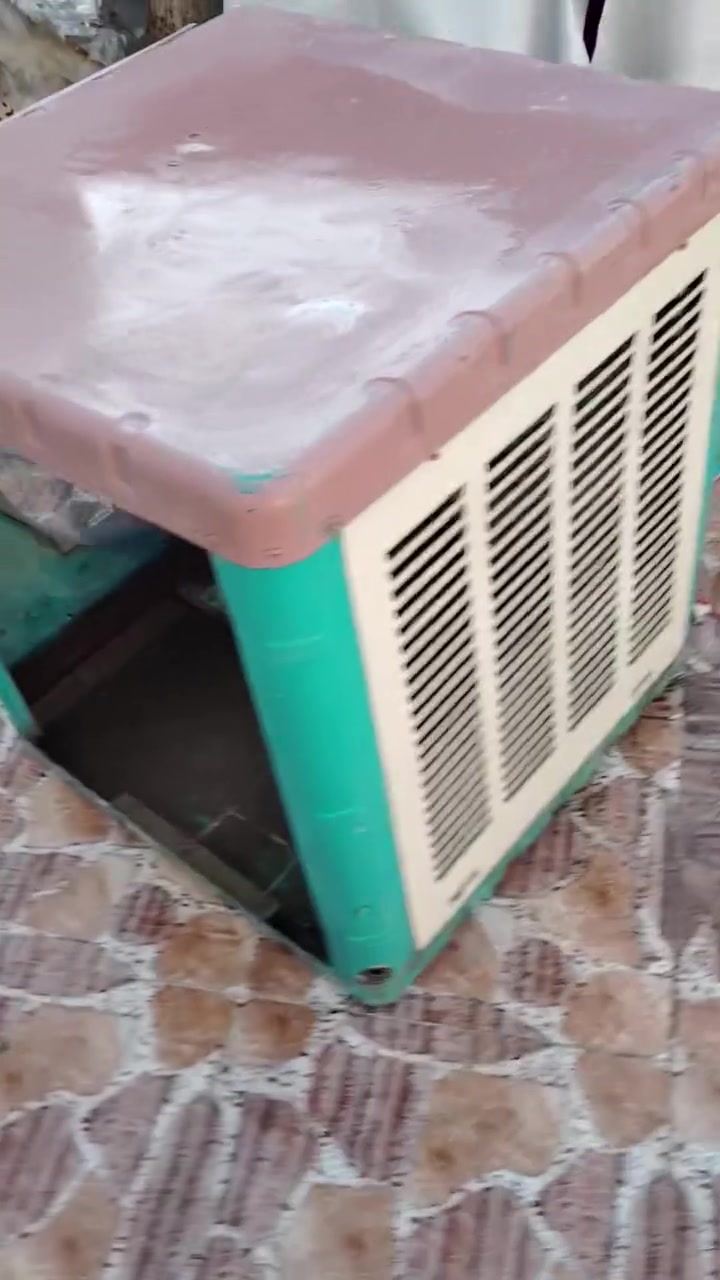 مبردة محورة هواهة ثلج مابيها اي صوط  تشتغل بأبير واحد گشر نضيف يحتاجلها فقط پوش وتشدها ***********
