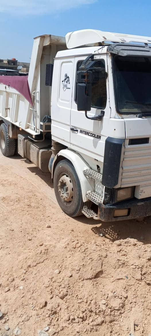 السلام عليكم سكانيا للبيع***********
