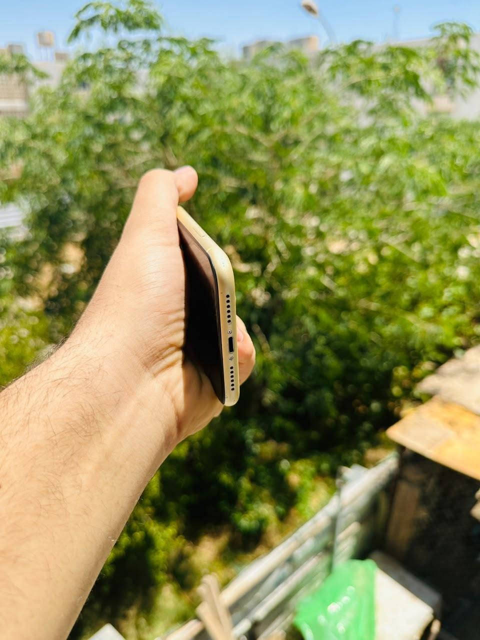 السلام عليكم من رخصة الادمن
متوووفر للبيع
              
📱ايفون XR
💛 لون اصفر 
 💾 ذاكرة 128
🔋 نسبه البطارية 78
📞 تك سيم كارت
فول نضافه شرط مامفتوح ولا بي شخط جهاز كله بلادي

الشراي يتفضل خاص لو تصل ويدلل محضور من تعاليق
‏ ***********
