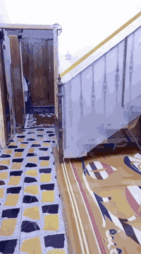 سلام عليكم
الدار لبيع المساحه 100 م
البيت طابقين 
العنوان حي صادق خلف جامع 
***********
