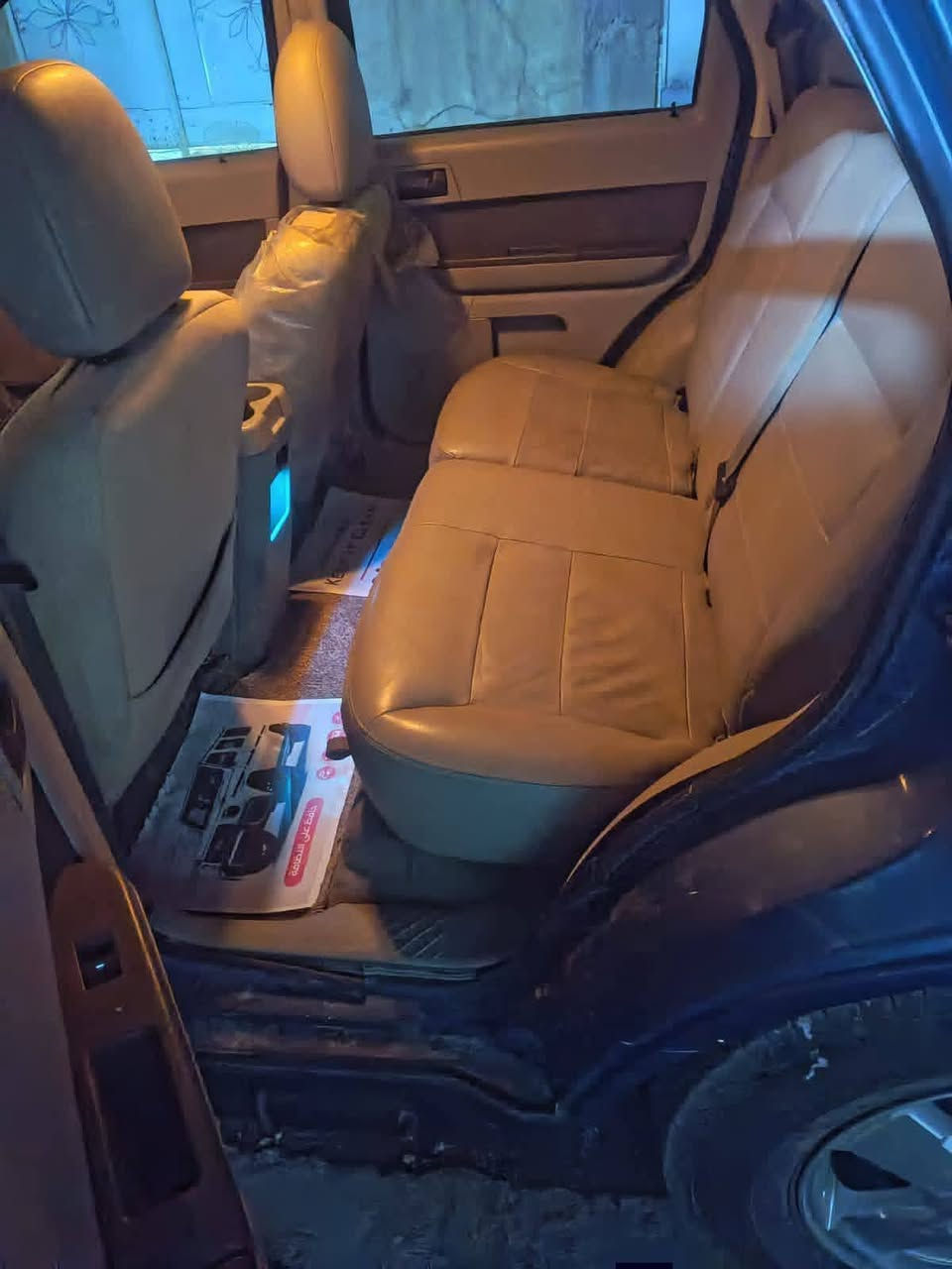 سيارة فورد سكيب موديل 9 للبيع رقم بغداد انكليزي باسمي
محرك كير مكفولات تبريد ثلج ...السعر 82وبيها مجال..مكان السيارة بغداد 
***********
