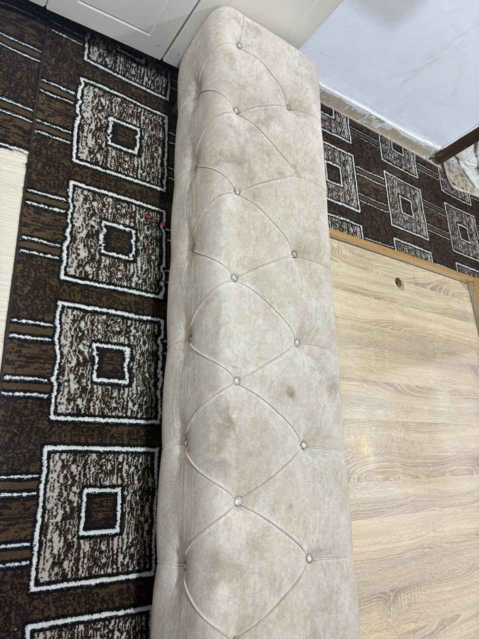 غرفه نوم متكونه من ٦ قطع سبب البيع كبيره ماتكفي لغرفتنا مثل ماموضح بل صور الفديو نضيفه مابيها اي عيب ٥٠٠ مكاني أوزال ستي


**إذا كنت صاحب هذا الإعلان وتريد حذفه لأي سبب، رجاءا أرسل رسالة إلى الدعم الفني**