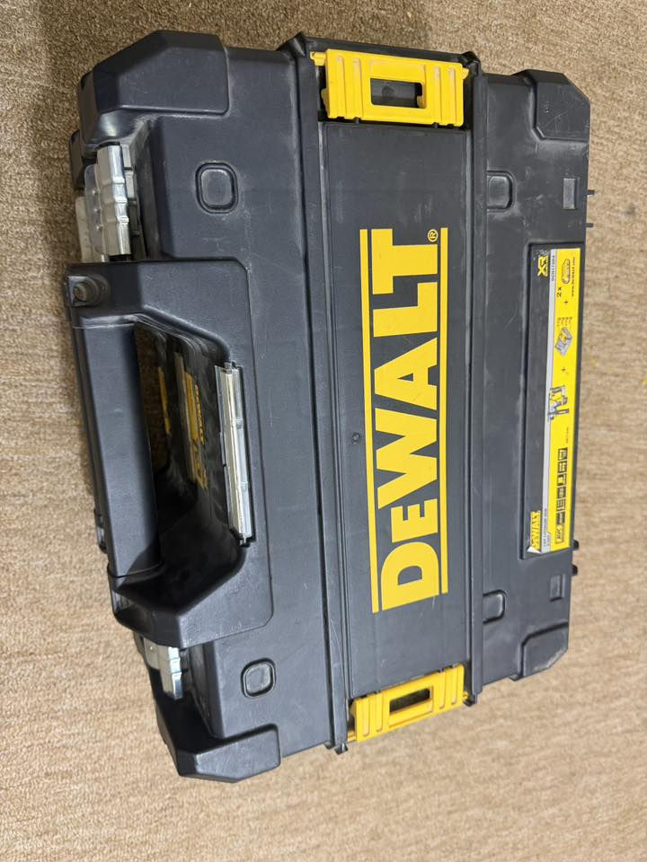 دريل ديوولت همر جديد غير مستعمل +امباكت  ديوولت ستعمال قليل للاستفسار راسلني


**إذا كنت صاحب هذا الإعلان وتريد حذفه لأي سبب، رجاءا أرسل رسالة إلى الدعم الفني**