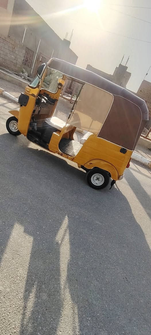 سلام عليكم تك تك البيع موديل 20رقم انكليزي سعر خاص تصال على هاذ رقمي ***********
