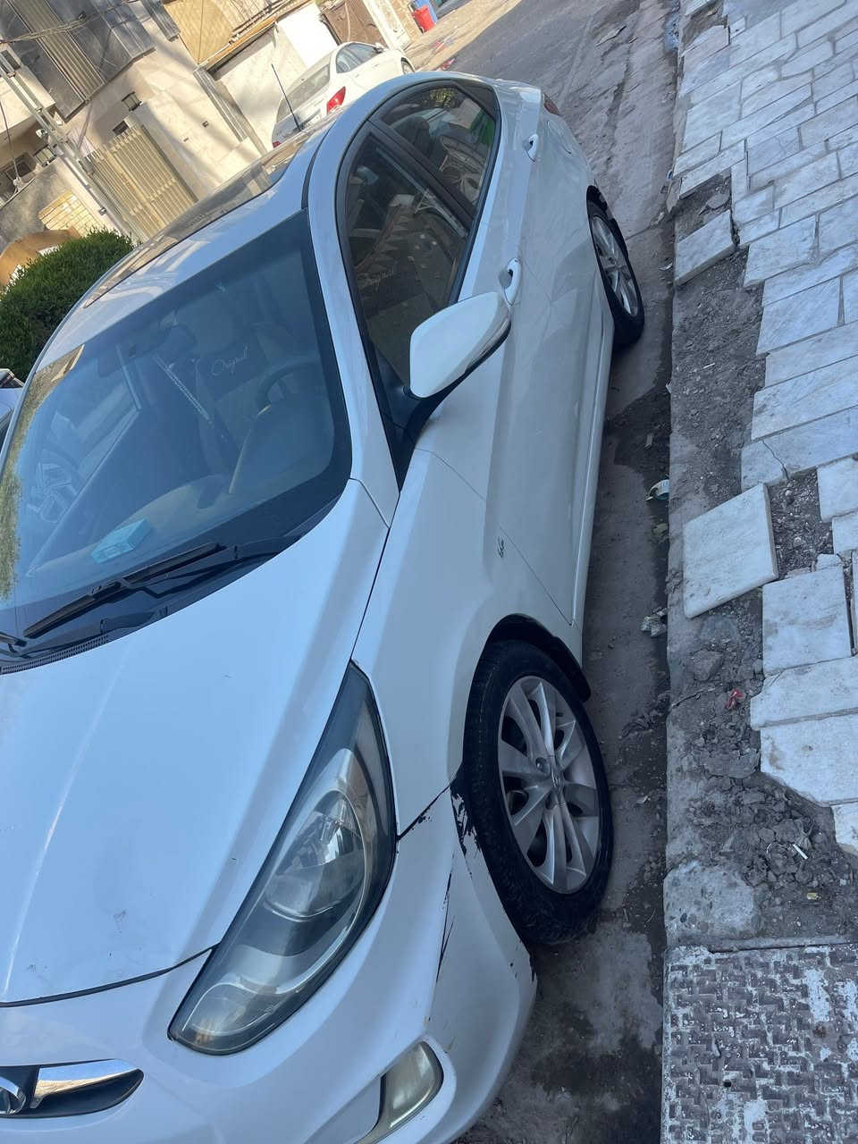 السلام عليكم 
اكسنت خليجي 2012 بلو
مكينه 1600 رقم بغداد سنوية ساقطة 
باسمنه سيارة 
منظومة تبريد بحاجة للصيانة 
بيه طخة يم قبغ البانزين بيه بارد مكانات بيه طخة جاملغ الامامي رايديه ب٩٤ $  ورقة
بغداد الكرخ للاستفسار ***********
