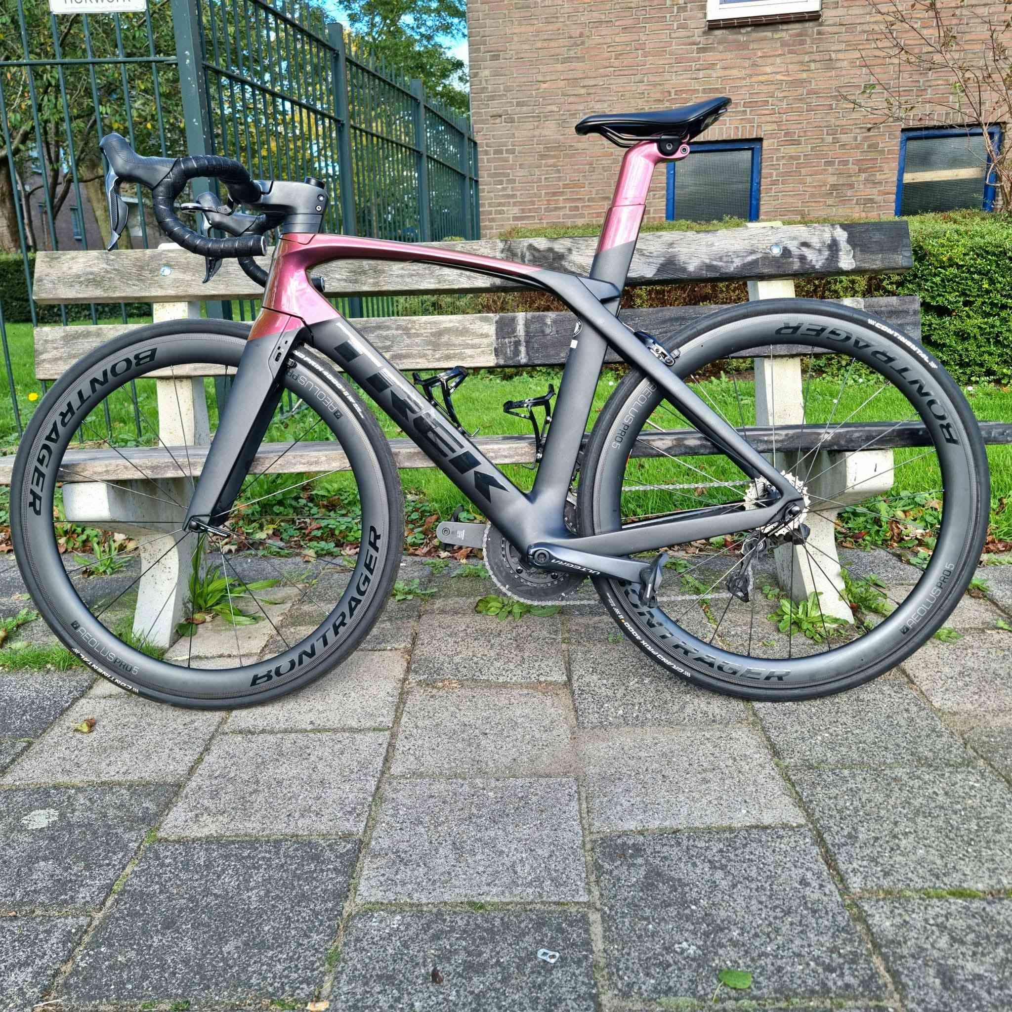 السلام عليكم

للبيع دراجة تريك مادونا SLR 8 فول كاربون سعر الدراجة  ٣٥ ورقة مجالهة جدا بسيط مواصفات الدراجة. Trek madone SLR 8  فول كاربون مع ماشة KVF بريكات دفن الاحترافية الدراجة قياس M او 54cm  سيت اولتيكرا كهرباء Di2 R8050 وأيضا ويالة احترافية خفيفة الوزن نوع   Bontrager Aeolus Pro 5  جوب وايضا جاهزة للجوبليس يعني tubeless ready   ستيرن مادونا كاربون مع قاعدة عداد تايرات CONTINENTAL  وزن الدراجة 7.3kg  ولون الدراجة مميز يتغير بالشمس بنفسجي وجوزي لاحظ الصور الدراجة  باقي التفاصيل خاص وممنون منكم حبايب


**إذا كنت صاحب هذا الإعلان وتريد حذفه لأي سبب، رجاءا أرسل رسالة إلى الدعم الفني**