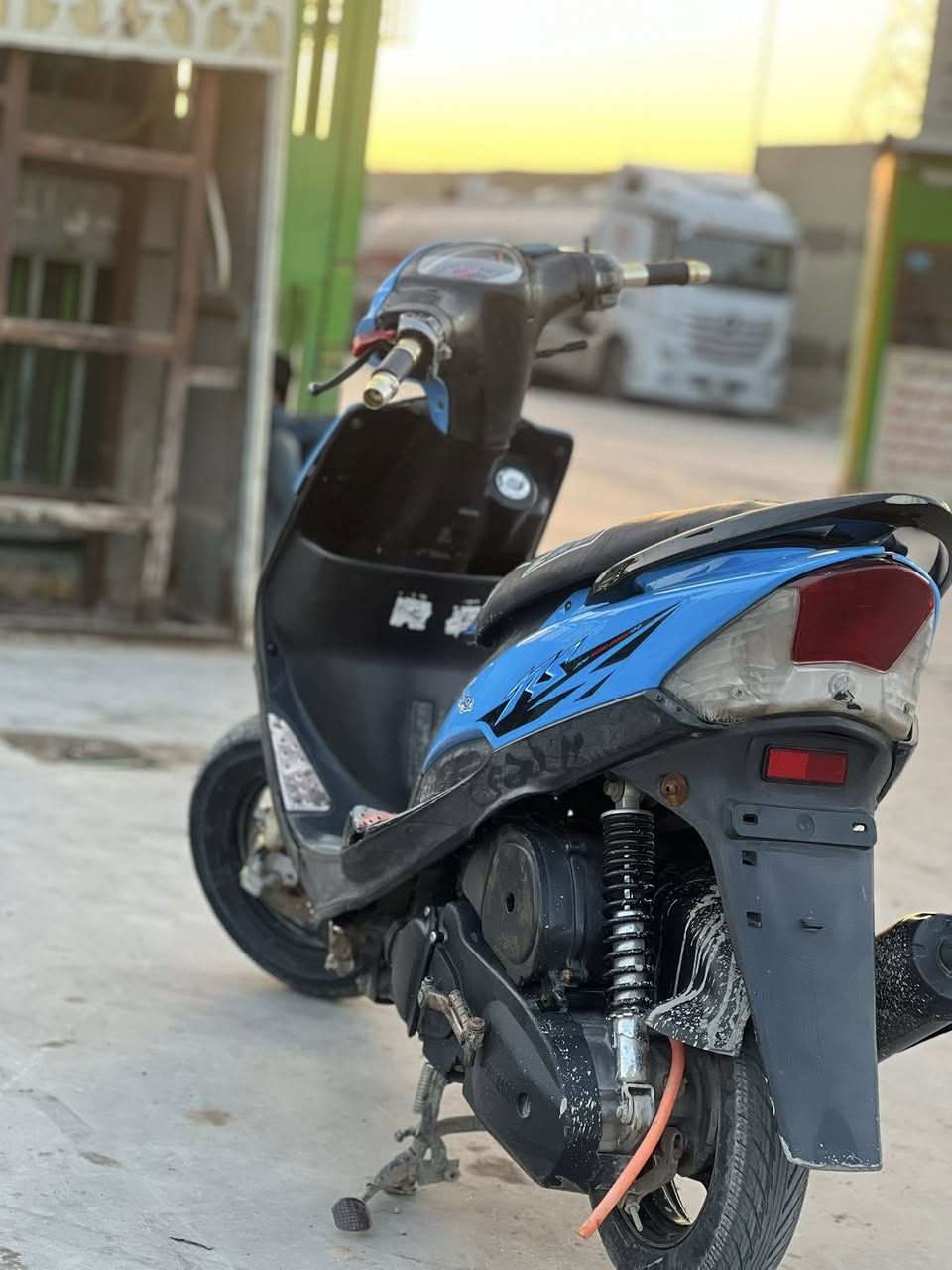 سلام عليكم
ماكس عدله للبيع 
دراجه نضيفه كدام عينك 
امزوده بوشه 55صالنصه FM 
السعر 575وبيها مجال قليل 
العنوان بغداد قرب بسمايه 
الشراي يتصل ***********متواجد خاص
