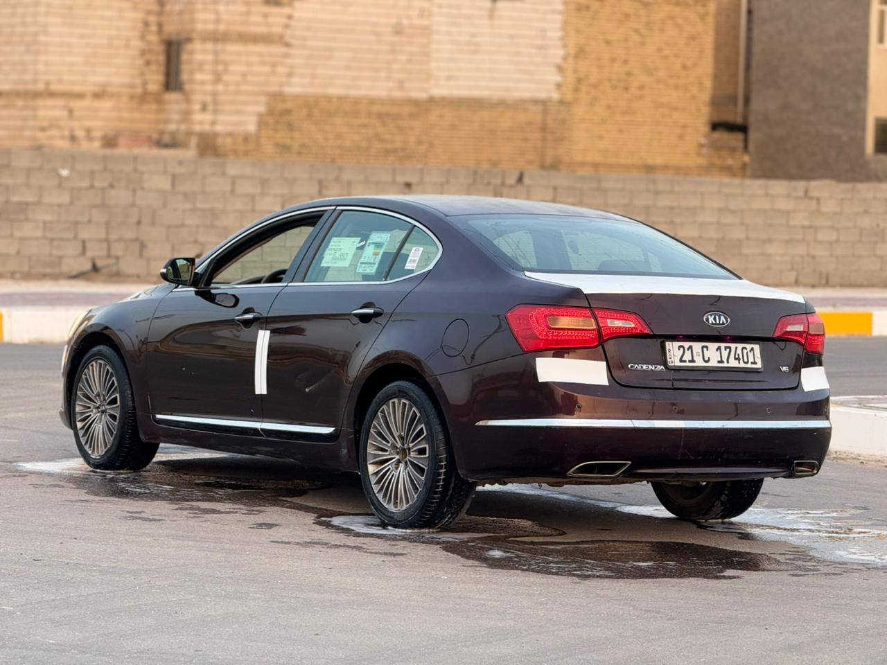 للبيع كيا كادنزه 2011 مرقم سليمانيه دولي تحويل وكاله حاضر خليجي بيهة رش تجميل باب السايق وشويه بل باب الخلفي مواصفات 6 سلندر محرك 3600 كشنات جلد كهربائي قطعتين تبريد ويل كب كروم وبعد مواصفات  السعر 113 وبيها مجال مكان السيارة ناصريه  ***********
