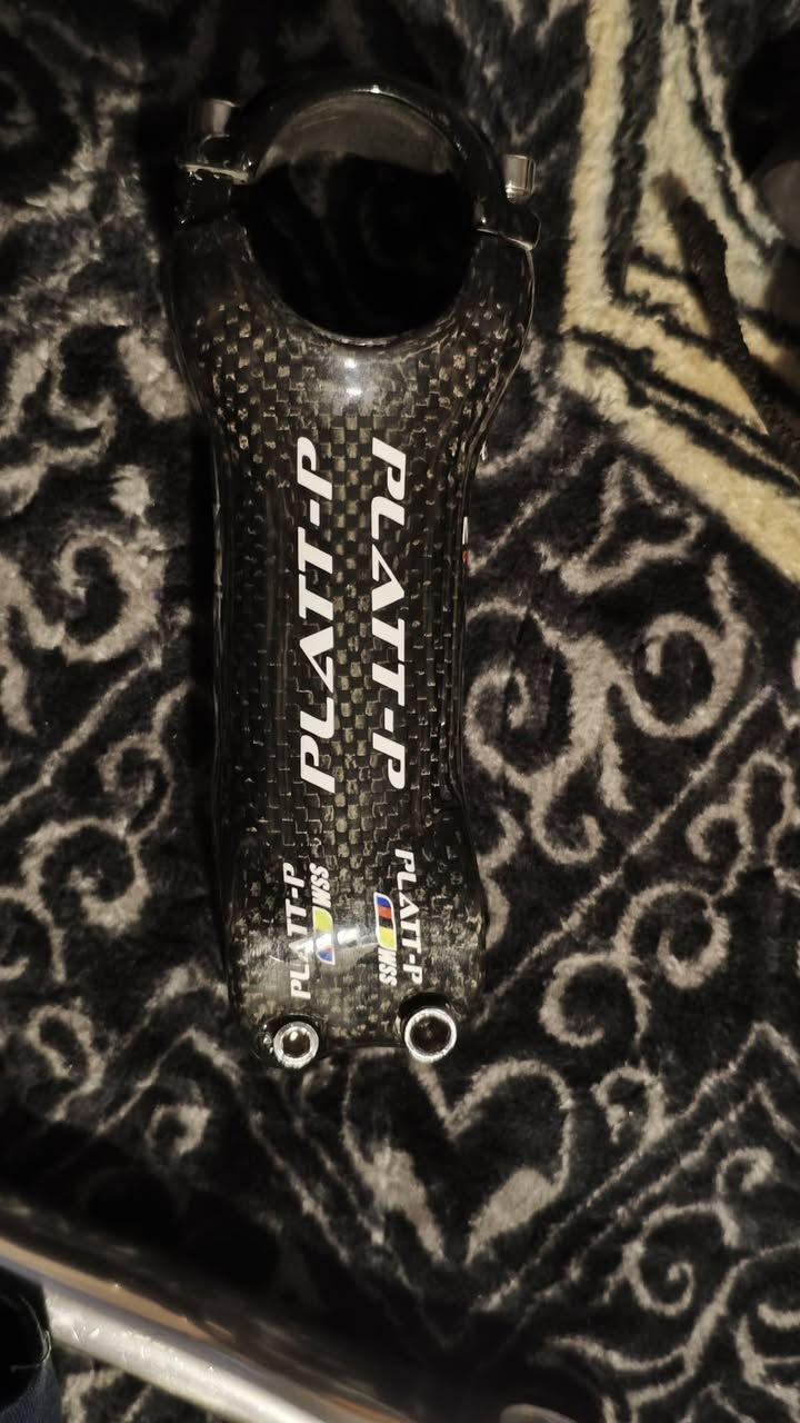 غراض بايسكل متوفر بيع مفرد
واذا شلع كلهن ب 55 الف 
ركبه كاربون 
وذراع وصينيه سبندل 
قفص كفه لجماعه الفكسد يفيدهم 
وعقرب atus Shimano
للعلم كلهم جديدات ممستعملات


**إذا كنت صاحب هذا الإعلان وتريد حذفه لأي سبب، رجاءا أرسل رسالة إلى الدعم الفني**