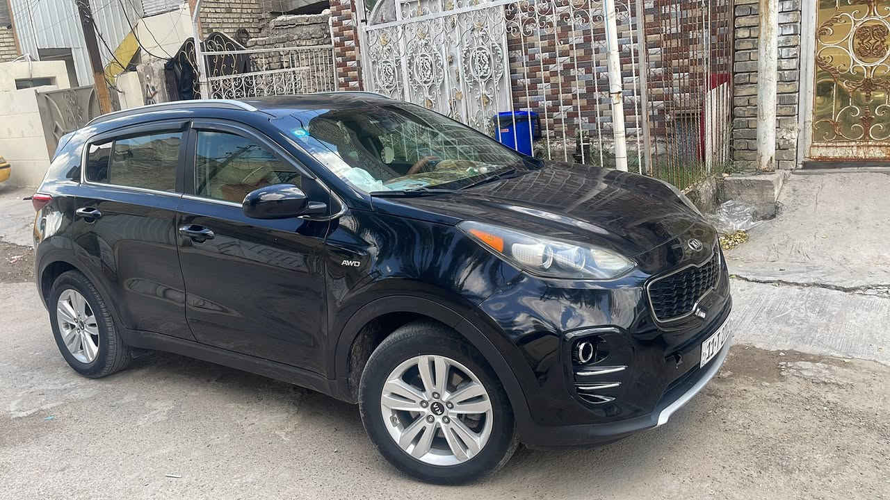 السلام عليكم 
سيارة سبورتج _ موديل 2017 امريكي
تحكم ستيرن 
تدفئة تبريد
‏دواخل الجديدة جلد
المحرك 2400 gt 
￼الرقم بغداد باسمي 
السعر _ 140 $
مكاني بغداد _ مدينة الصدر 
رقم الهاتف للاستفسار _ ***********
