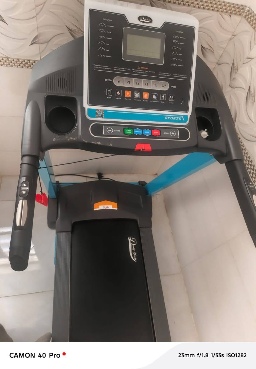 جهاز جري للبيع جديد مستخدم قليل
شركه ديلي يوث
 نظيف جدا 
يتحمل وزن ١٢٠كيلو 
للتواصل ***********
‏‪***********‬‏سعر 350
