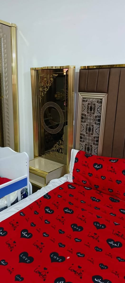 السلام عليكم
غرفة نوم تركي للبيع نضيفة
11 قطعة
السعرر 2 مليون وبيهاا مجاال
للاستفساار ***********
