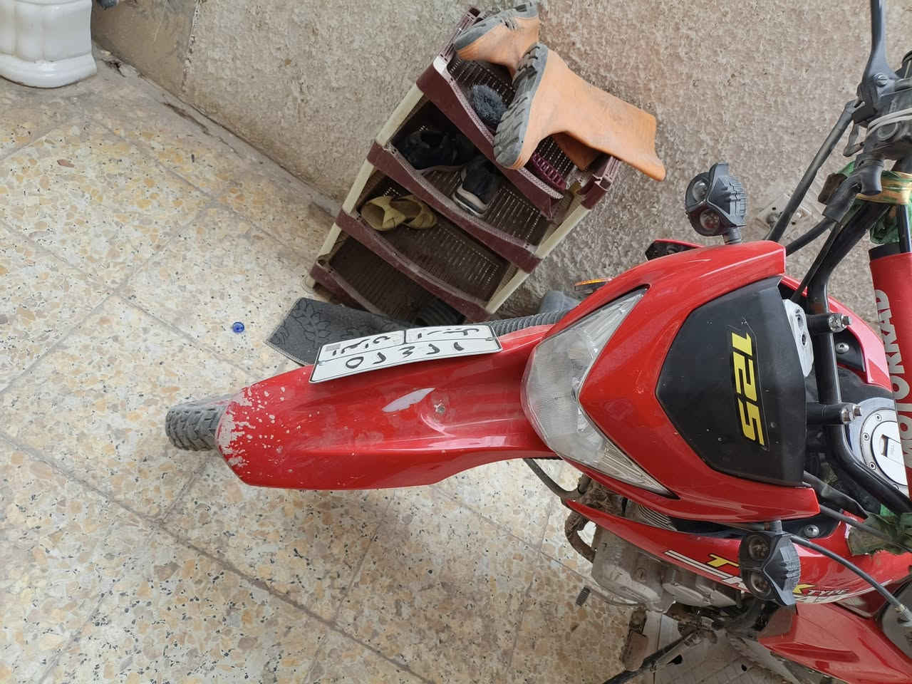 سلام عليكم دراجه قفاز للبيع او مراوس حسب القناعه مديل 22طالعه بل 25رقم اربيل بسم الشركه مكينه 150كير كاوسكي 
دراجه مكفوله مكاني بغداد الشعب ***********واتساب ***********
