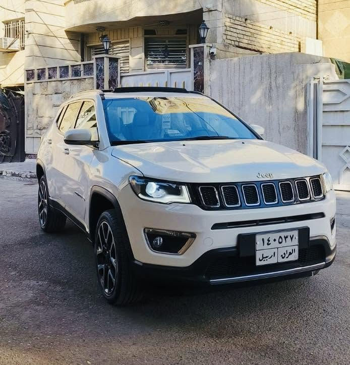 جيب كمبارس 2018 خليجي هارلم
مكفوله كفاله 
برغي ممفتوح بيه 
ماشيه 40 الف 
محرك 2400
فول مواصفات 
بنوراما. داخل ابيض جلد. تبريد قطعتين. شاشا. حساسات. كامره 

السعر 155 
رقمي ***********
