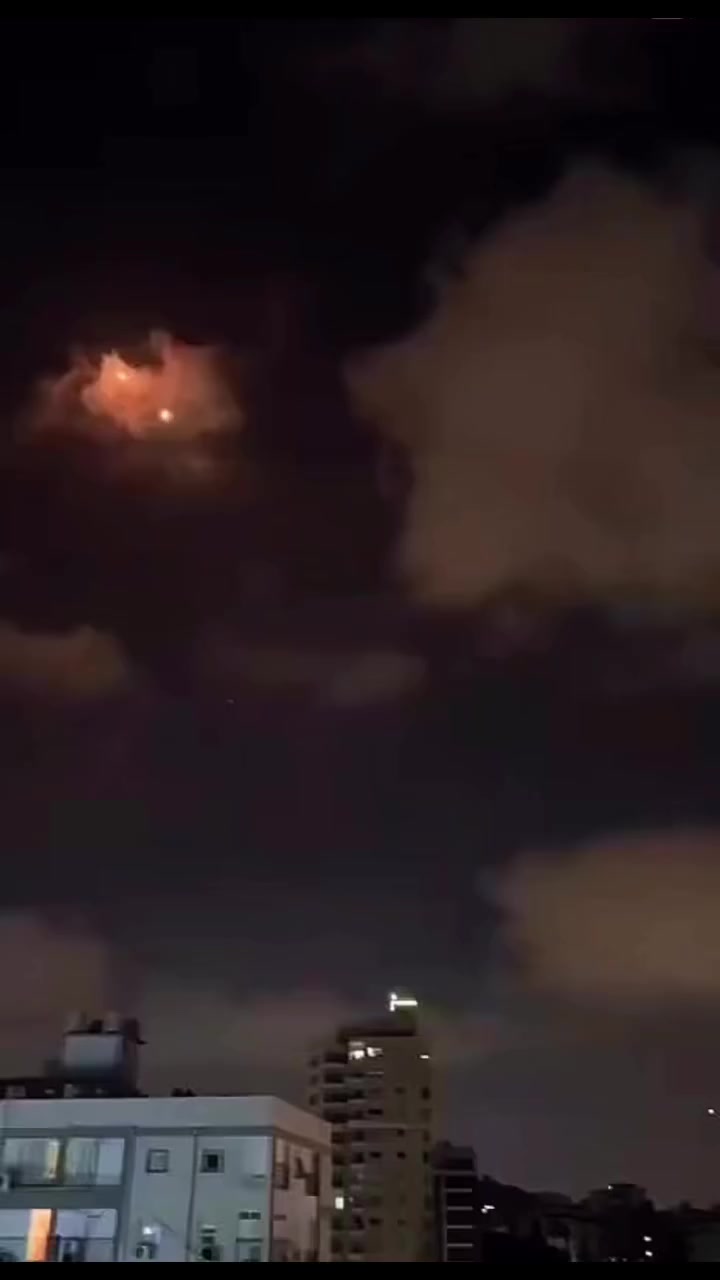 للبيع في #السيديه

مشتمل مساحه  50 متر واجهه 4 متر نزال 12.5 ✔️

محتويات العقار 👇

🔶طابق الارضي :يحتوي على طرمه صغيره وصاله ومطبخ كبير  وخدمات ❇️

🔶طابق الاول  : يحتوي على 2 نوم ❇️

🔶 طابق الثاني : سطح عدد 2 ❇️

الموقع جدآ مميز السيديه الضباط  📍
_________________________________________
عزيزي  الزبون 💎

كل ما هو جديد ومميز وراقي سوف تجده متوفر لدينا ✅

نكفيك عناء البحث لتمتلك اليوم عقار الغد 🔛

عزيزي الزبون ↖️🔆〽️
كل ما عليك الأتصال بكادر المكتب المختص ✔️
للبحث على عقارك وانت في بيتك ✔️
والكادر ايضا يغنيك عن عرض عقارك للبيع او للأيجار ✔️
وهو قادر على بيعه او ايجاره في خلال فتره زمنيه قليله ✔️

_______________________________________
للأستفسار اكثر تفضلو بزياره مكتب الطائي للعقار 💎
 الكائن في السيديه شارع المركز بنايه شركه السراب للمطابخ

او الأستفسار ع الارقام ادناه 📞↘️↘️ (متوفر واتساب )📌🔛

***********
*********** 
 #السيديه #للبيع #عقارت_بغداد #لـلـــبــيـــع #عقار #السيدية_العراق_بغداد
