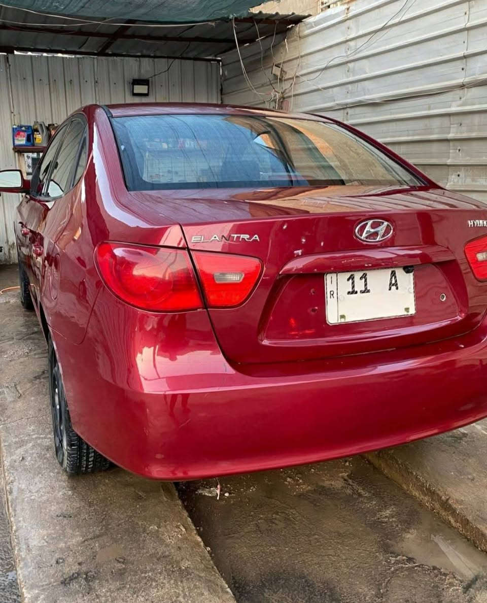 السلام عليكم النترة بغداد وارد أمريكي ٢٠٠٩ مصبوغة اثر جراد وبعض الطخات الخفيفة السيارة مكفولة لغود وشواصي بالكامل وصندوق السعر ٩٥ مجال قليل أجاوب على الرقم فقط ***********
