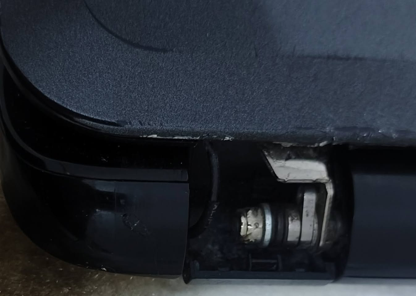 لابتوبhp للبيع حجم الشاشة 15.6 جيل الثالث كور اي 3 رام 4 كيكا هار 500hdd لابتوب جدا نظيف بطارية جديدة تقاوم ساعتين حقيقي ملاحظة بس اكو بعض الازرار مرات يشكل بالعمل (2/5/ ظ ز و ة ى لا ر ئ ء ئـ )
السعر كلش مناسب رحيض اشكد ما تتوقعون 
يوجد توصيل لجميع المحافظات 
ماسنجر واتساب ***********
