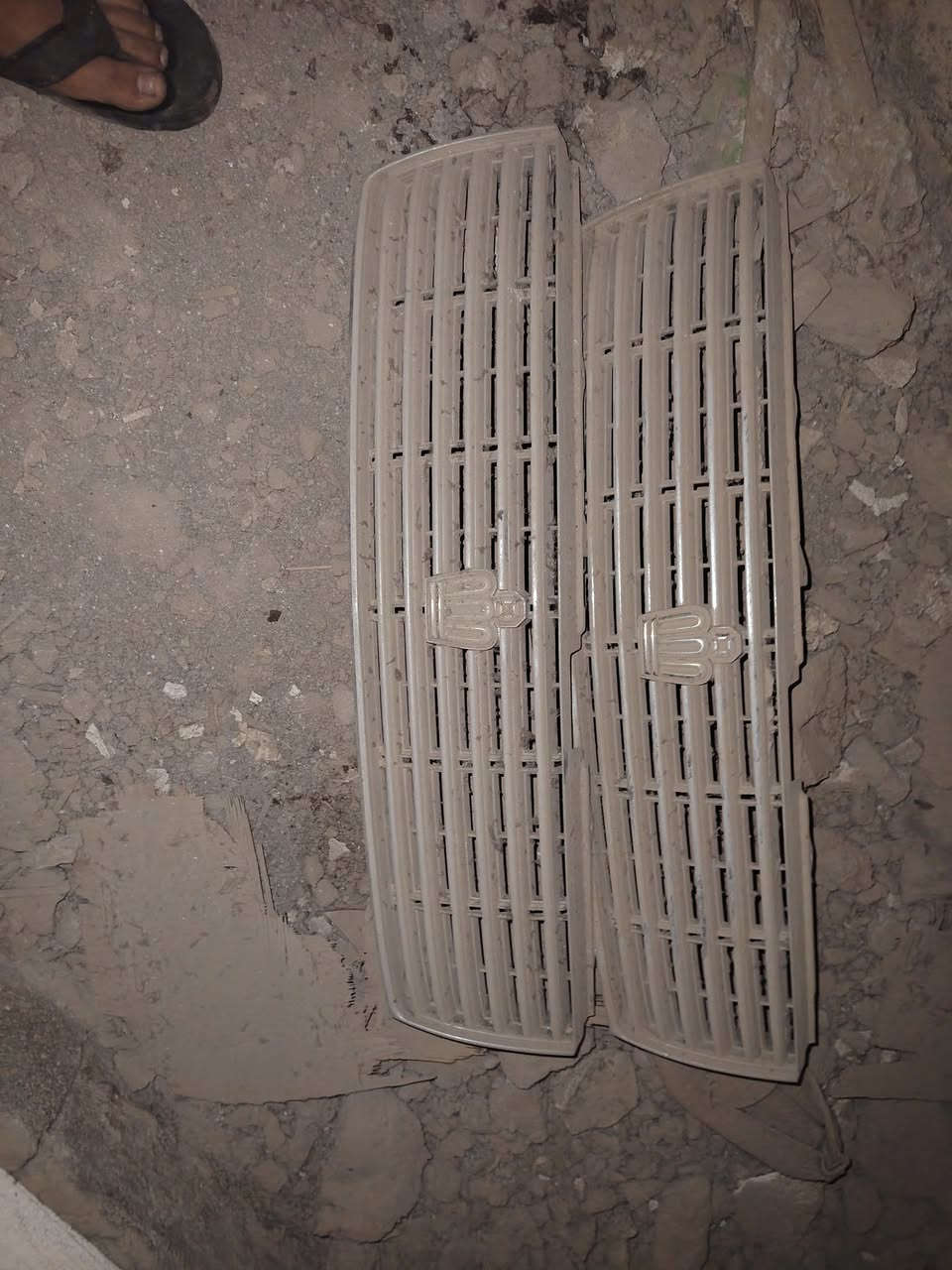 سلام عليكم ورحمة الله اخوان قطع قيار مال كرسته وراس الثور وبطه من لايتات ومرايات قبق بانزين نفاضه وجداحه إطار شاشه عطرات اشاره قبق ويل سكنات العنوان بصره قبله حي القائم ***********
