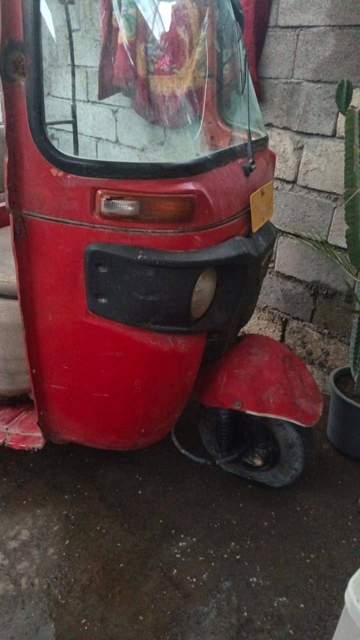 سلام عليكم شباب تكتك البيع
رقم راعيه ميت وما عده قاصرين والد ثنين وكبار يسوالك وكاله ونته تحوال 18 شهر 11طافيه بيعه عله حطته 

شراي يخابر و يراسل واتساب وعل خاص هم موجود 

*********** مكاني حي طارق
