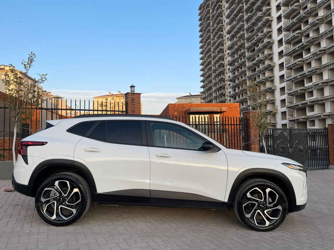 شوفروليه تراكس RS - موديل 2024 (فول مواصفات 1/1)
المواصفات:
• الموديل: 2024 فئة RS.
• التشغيل: تشغيل عن بعد (شغالة).
• الشاشة: شاشة كبيرة مع گيج إلكتروني (ديجيتال).
• الأنظمة الذكية: نظام تحديد مسار (خطي جادة)، أوتو ستوب، وأوتو بارك.
• الكراسي: جلد مع نظام تدفئة (هيتر).
• الشحن: شاحن وايرلس للموبايل.
• الرادارات: رادارات كاملة (أمام، خلف، وجوانب بالمرايا).
• السقف: فتحة سقف (سلايد).
حالة السيارة:
• الحادث: السيارة بدون حادث، فقط الدعامية الخلفية كانت مكسورة (صور الحادث موجودة قبل وبعد التصليح).
• الشاصي: السيارة كپس (أمام وخلف).
• الايرباغات: سليمة ما طاگة (بشرط الفحص).
• السيارة جديدة جداً وبحالة الوكالة.
الموقع: السليمانية.
للاستفسار والتفاصيل، يرجى الاتصال على الرقم:
***********
