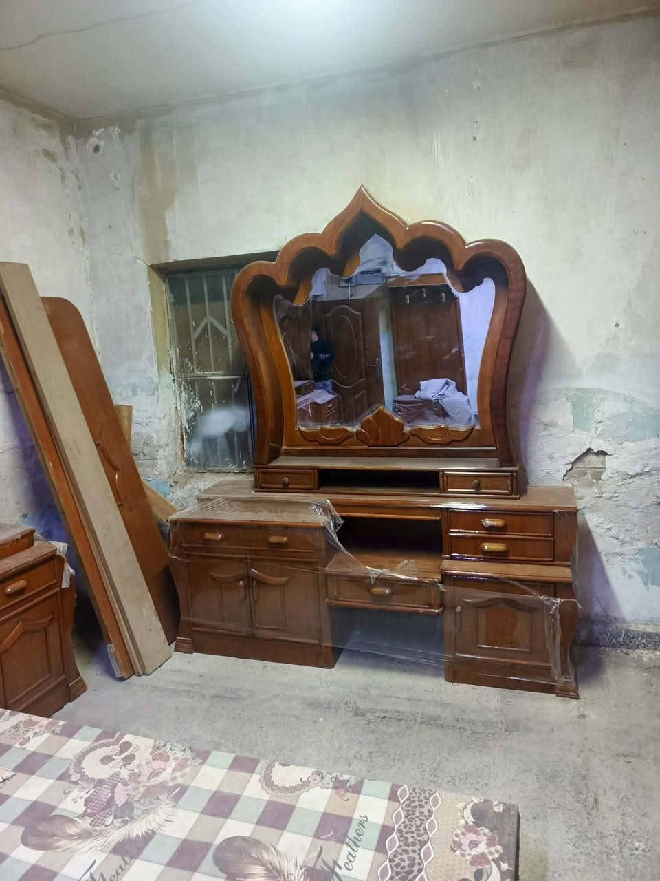 غرفه بورمي ام سته طابقين تزكام
مكان حله ثوره ***********
