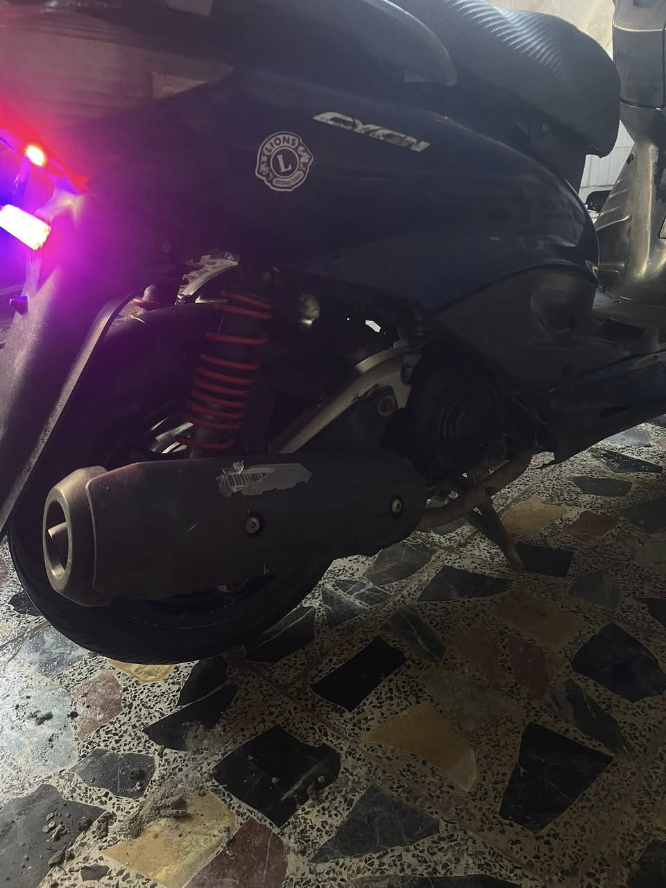 #ياالله دراجه سكنس نثيه دراجه كدامك كهربائيات كله شغله مكينه خير من الله كفرات كامله بس بيه شخوط دراجه نضافه 80 بل 100 مكان الدراجه الزعفرانيه شارع المعهد رقم الهاتف *********** السعر خابر تدلل
