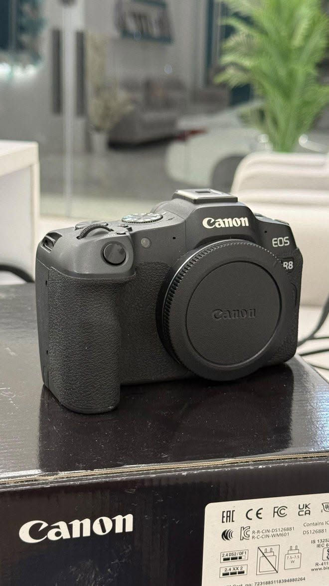 📸 للبيع Canon EOS R8
🔹 فل فريم 24.2MP 🔹 تصوير 4K 60FPS 🔹 فوكس سريع وتتبع عين ووجه 🔹 شاشة متحركة ولمسية 🔹 Wi-Fi و Bluetooth 🔹 حالة الكاميرا: ممتازة / نظيفة 🔹 الاستخدام: شخصي 🔹 جميع الملحقات موجودة
سعر خاص


**إذا كنت صاحب هذا الإعلان وتريد حذفه لأي سبب، رجاءا أرسل رسالة إلى الدعم الفني**