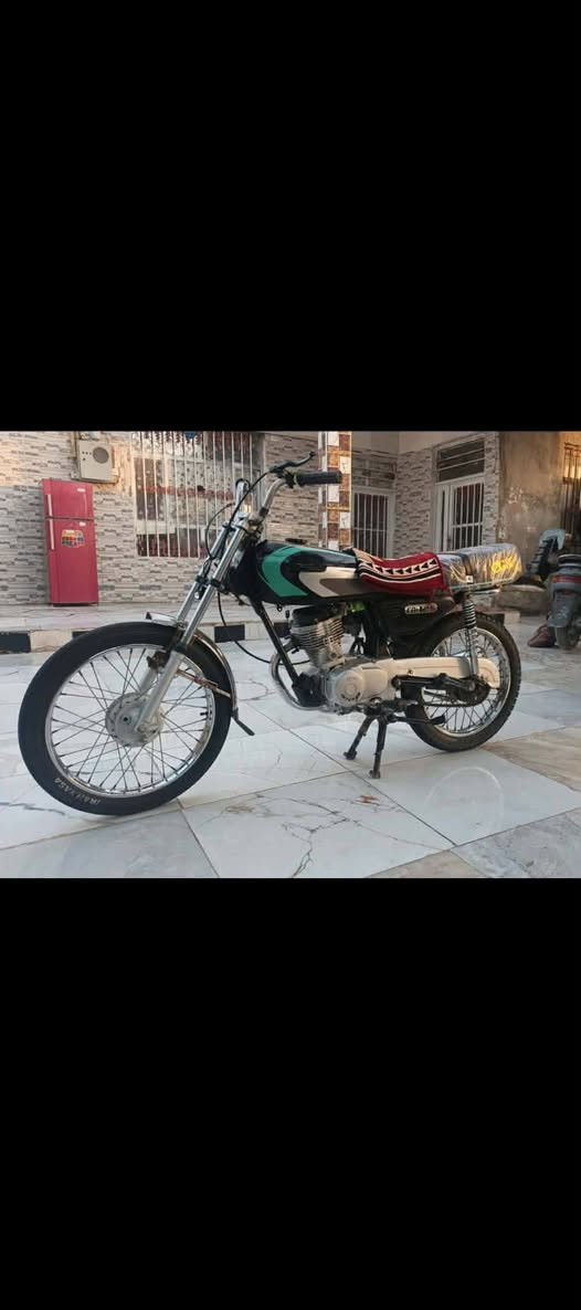 سلام عليكم دراجه البيع وراق صولي رقم شاصي 14 ولمحرك 23 محرك مبدل بس بستم مكان طريق كربلاء نجف عمود 841 شارع صحاري كربلاء متواجد فيس رقم مبايل ***********
