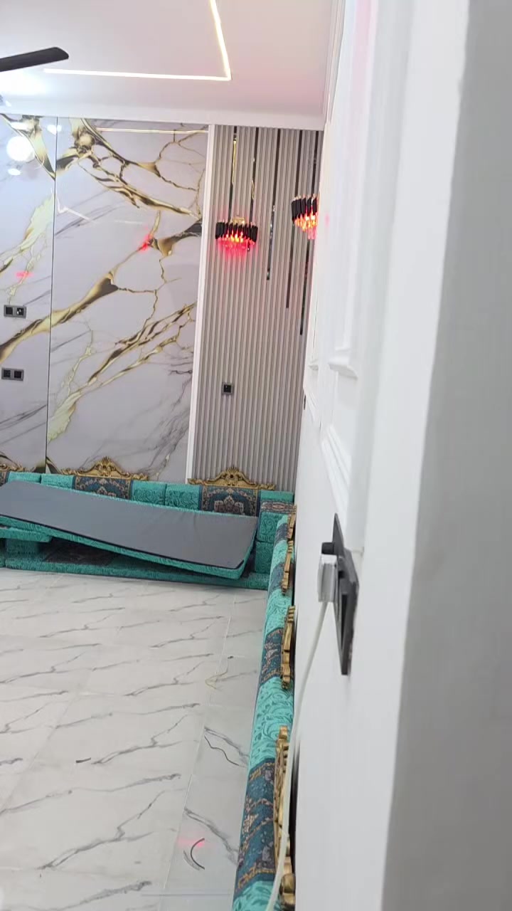 اللهم صلي على محمد وآل محمد..
السلام عليكم ورحمه الله وبركاتة 
..
تم اكتمال اعمال الكهرباء ولله الحمد في حي الشهداء دار الانسان الطيب صالح ابو علي 
تضمنت 
1/نشر حصيرت الكهرباء بدقه عالي و تخطيط الى ابسط وادق التفاصيل 
2/عمل النزالات بصوره صحيحه و حساب كل جزء من النقاط بشكل متقن وعدم الاكثار بتوزيع النقاط الغير ضروريه
3/ تسليك الوايرات قبل عمل الابياض تجنبا للانسدادات 
4/ شد النقاط و الاناره ومن ضمنها البرانكيتات 
..
خلي عقارك امن واختار كادرنه  راح يوفرلك جهد وقت وتفكير 
.
.
عبدالله آل رسول 
***********
